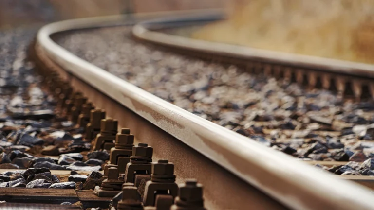 Teerölverschmutzung auf Bahngleise