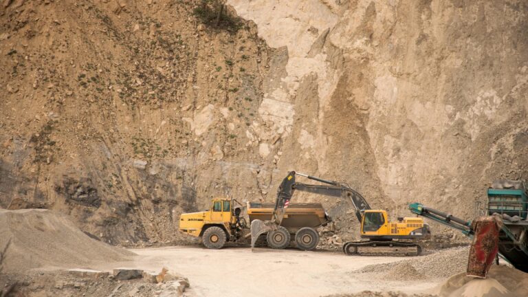 steinbruch bagger kettenbagger