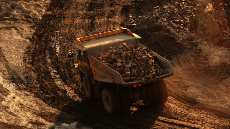 volvo-muldenkipper-r60-r70-steinbruch