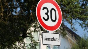 plochingen-laermschutzwall-stadtbauprojekt
