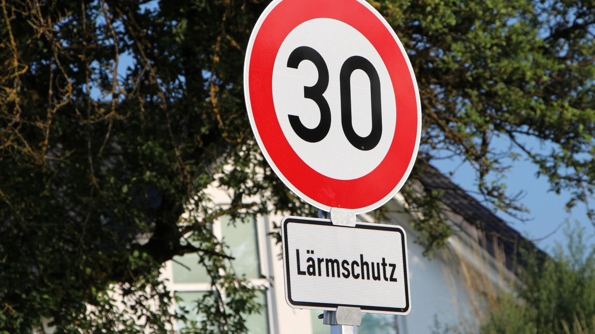 plochingen-laermschutzwall-stadtbauprojekt